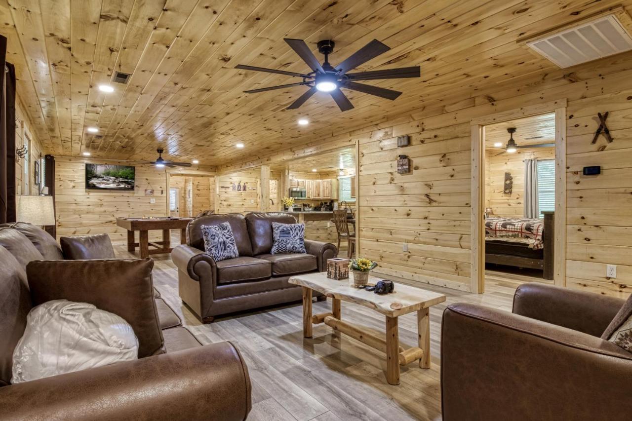 Hidden Creek, Pool Table, Hot Tub, 1089 Free Tickets Each Paid Day, Dollywood And More Gatlinburg Extérieur photo