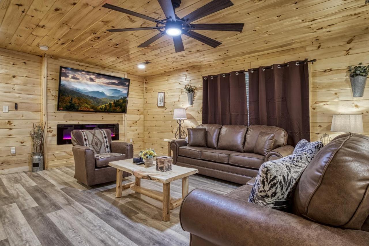 Hidden Creek, Pool Table, Hot Tub, 1089 Free Tickets Each Paid Day, Dollywood And More Gatlinburg Extérieur photo