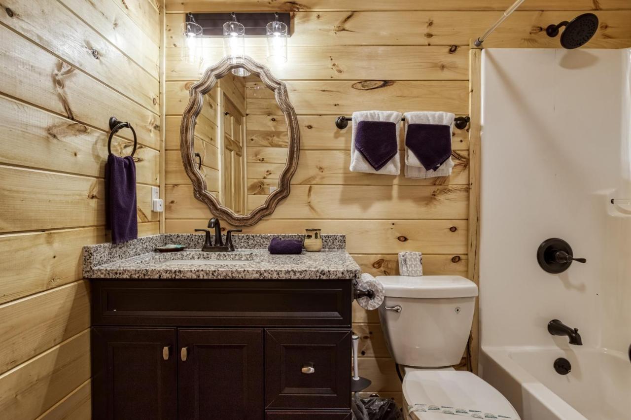 Hidden Creek, Pool Table, Hot Tub, 1089 Free Tickets Each Paid Day, Dollywood And More Gatlinburg Extérieur photo