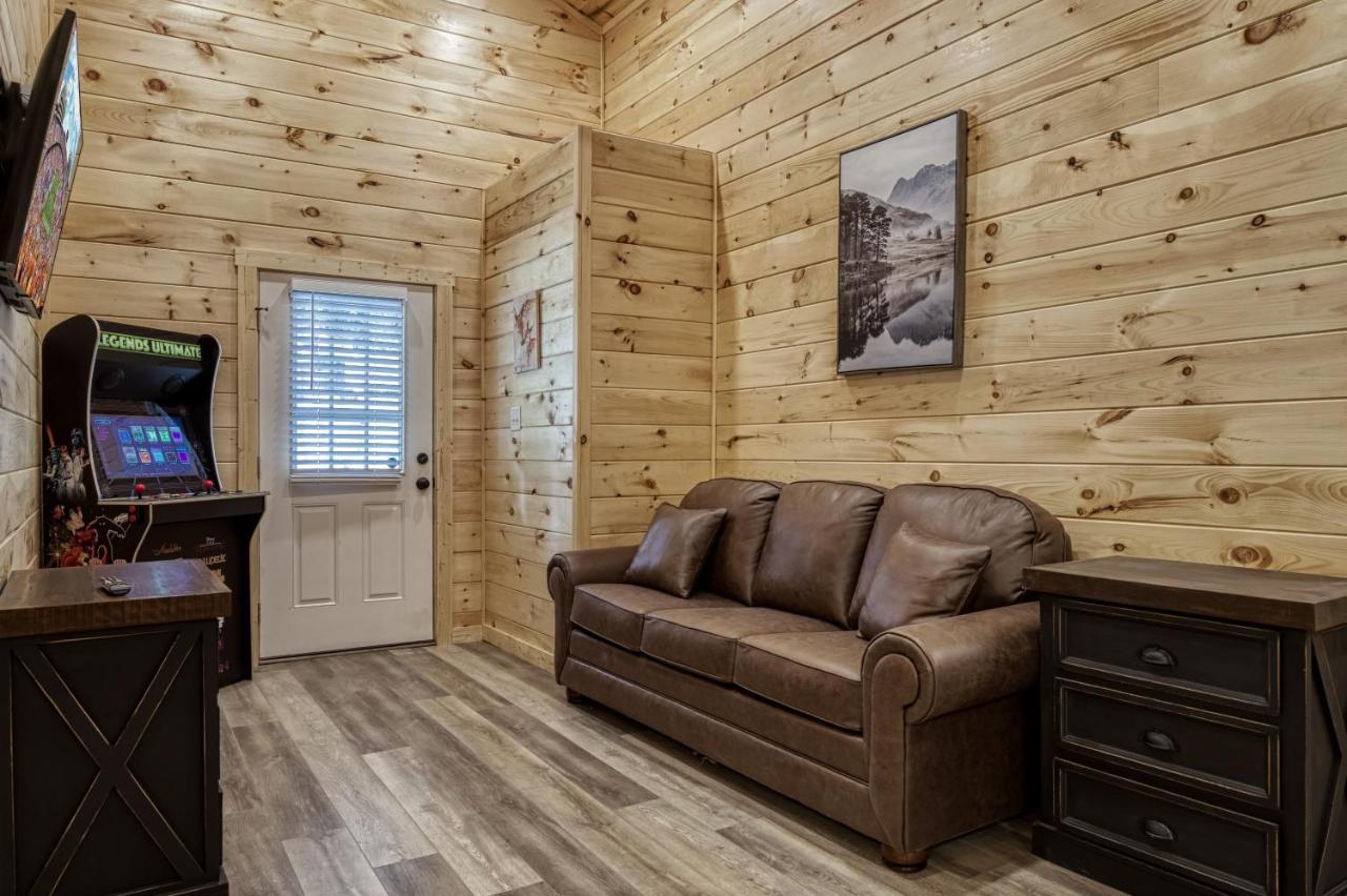 Hidden Creek, Pool Table, Hot Tub, 1089 Free Tickets Each Paid Day, Dollywood And More Gatlinburg Extérieur photo