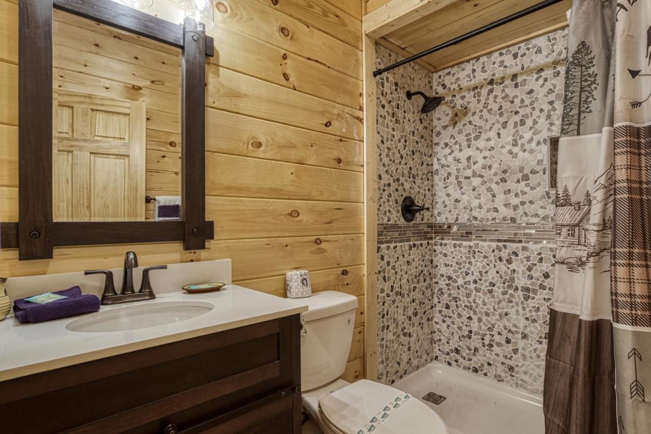 Hidden Creek, Pool Table, Hot Tub, 1089 Free Tickets Each Paid Day, Dollywood And More Gatlinburg Extérieur photo