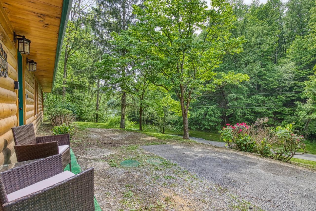 Hidden Creek, Pool Table, Hot Tub, 1089 Free Tickets Each Paid Day, Dollywood And More Gatlinburg Extérieur photo