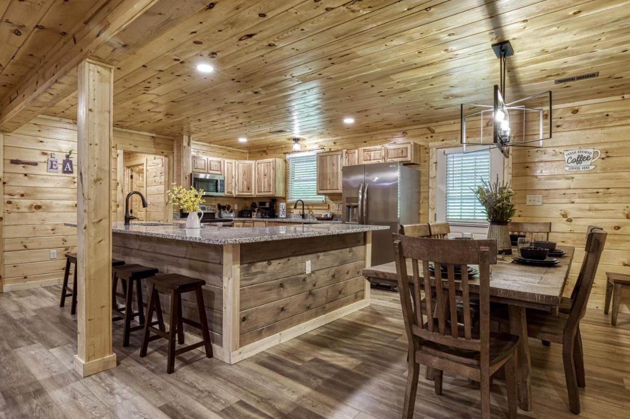 Hidden Creek, Pool Table, Hot Tub, 1089 Free Tickets Each Paid Day, Dollywood And More Gatlinburg Extérieur photo