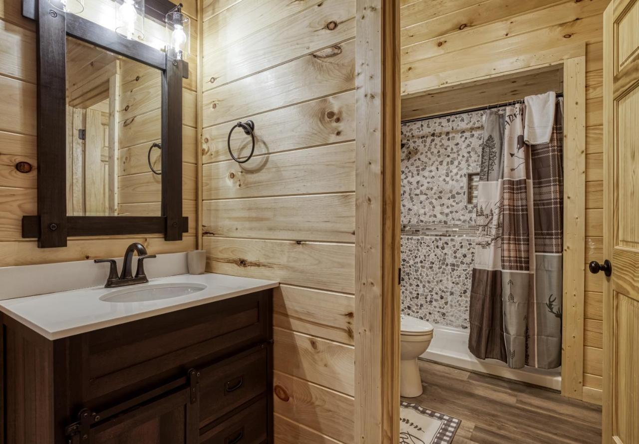Hidden Creek, Pool Table, Hot Tub, 1089 Free Tickets Each Paid Day, Dollywood And More Gatlinburg Extérieur photo