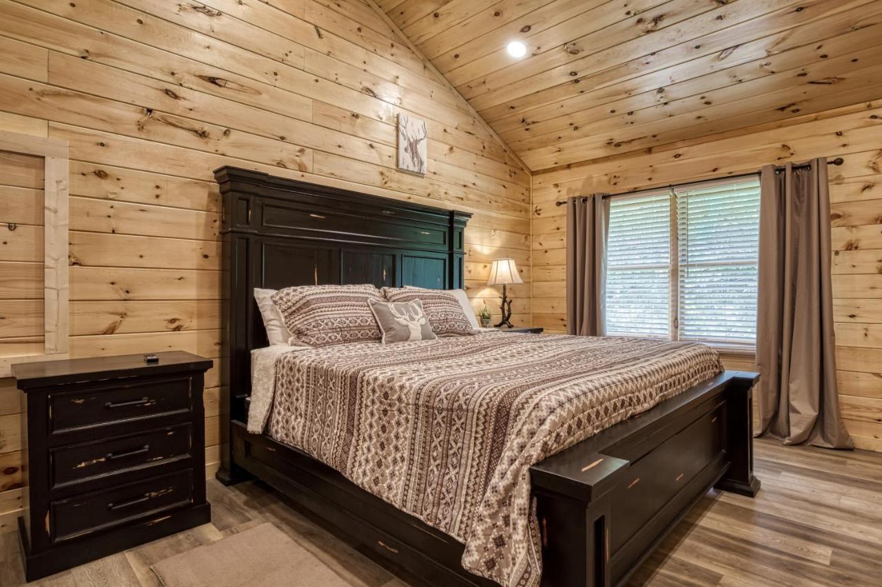 Hidden Creek, Pool Table, Hot Tub, 1089 Free Tickets Each Paid Day, Dollywood And More Gatlinburg Extérieur photo