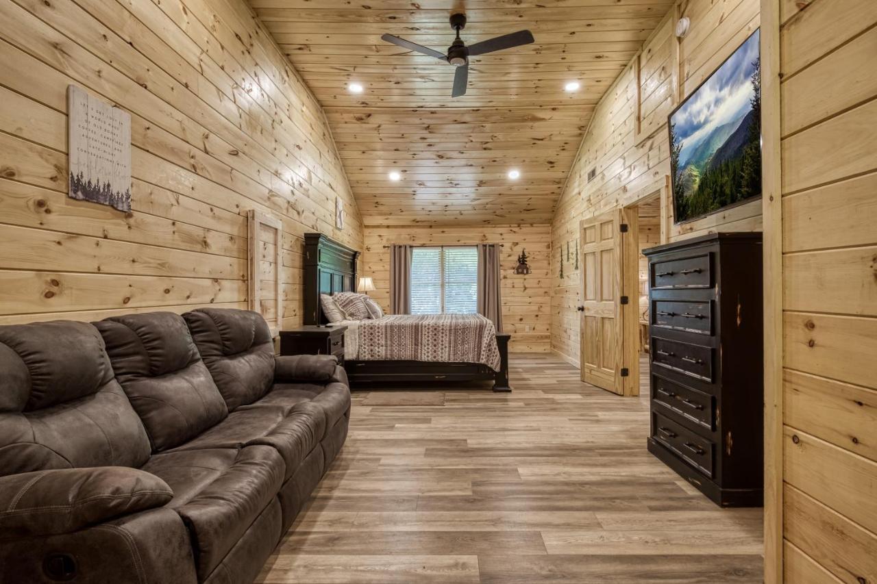 Hidden Creek, Pool Table, Hot Tub, 1089 Free Tickets Each Paid Day, Dollywood And More Gatlinburg Extérieur photo