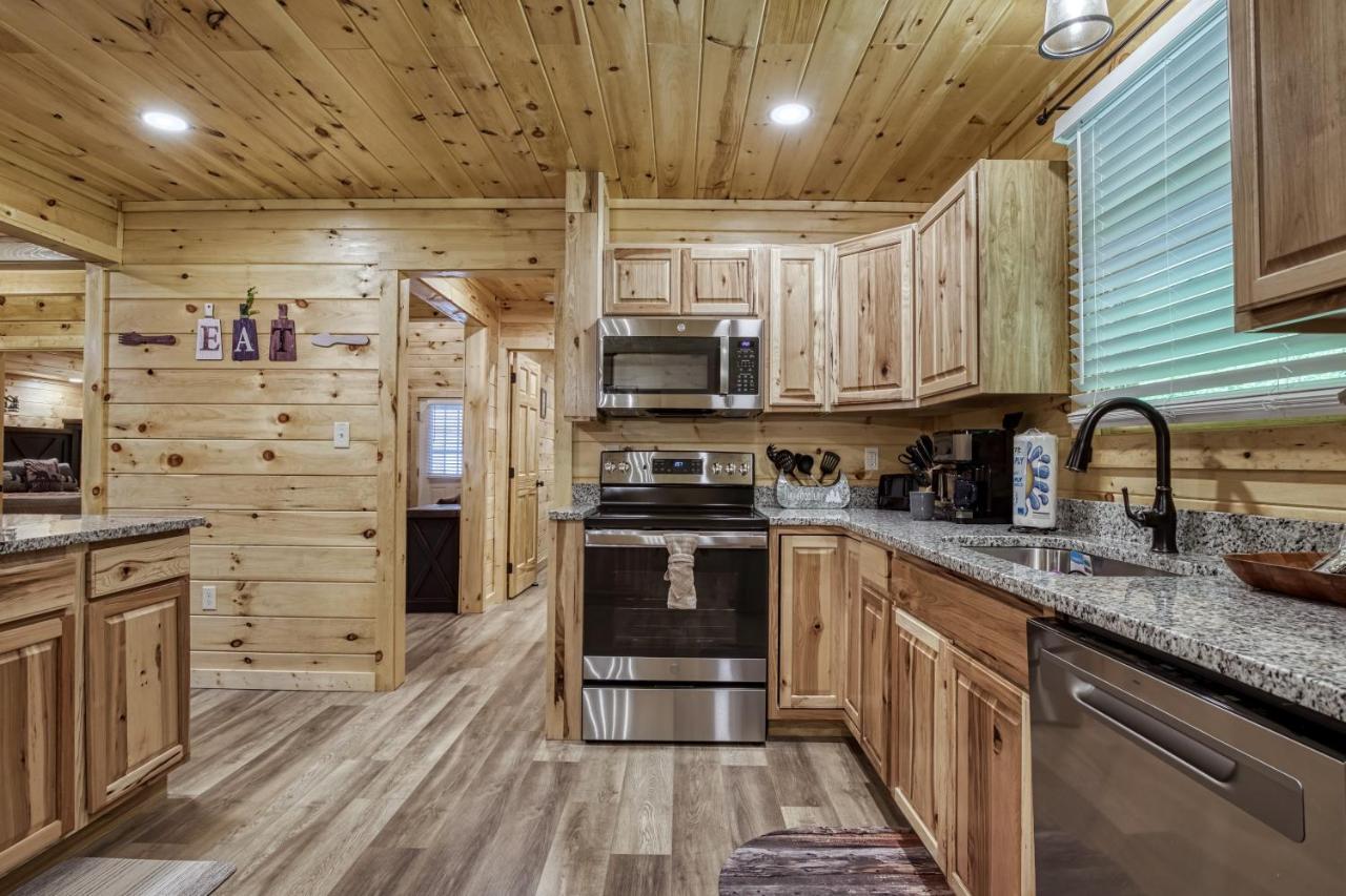 Hidden Creek, Pool Table, Hot Tub, 1089 Free Tickets Each Paid Day, Dollywood And More Gatlinburg Extérieur photo